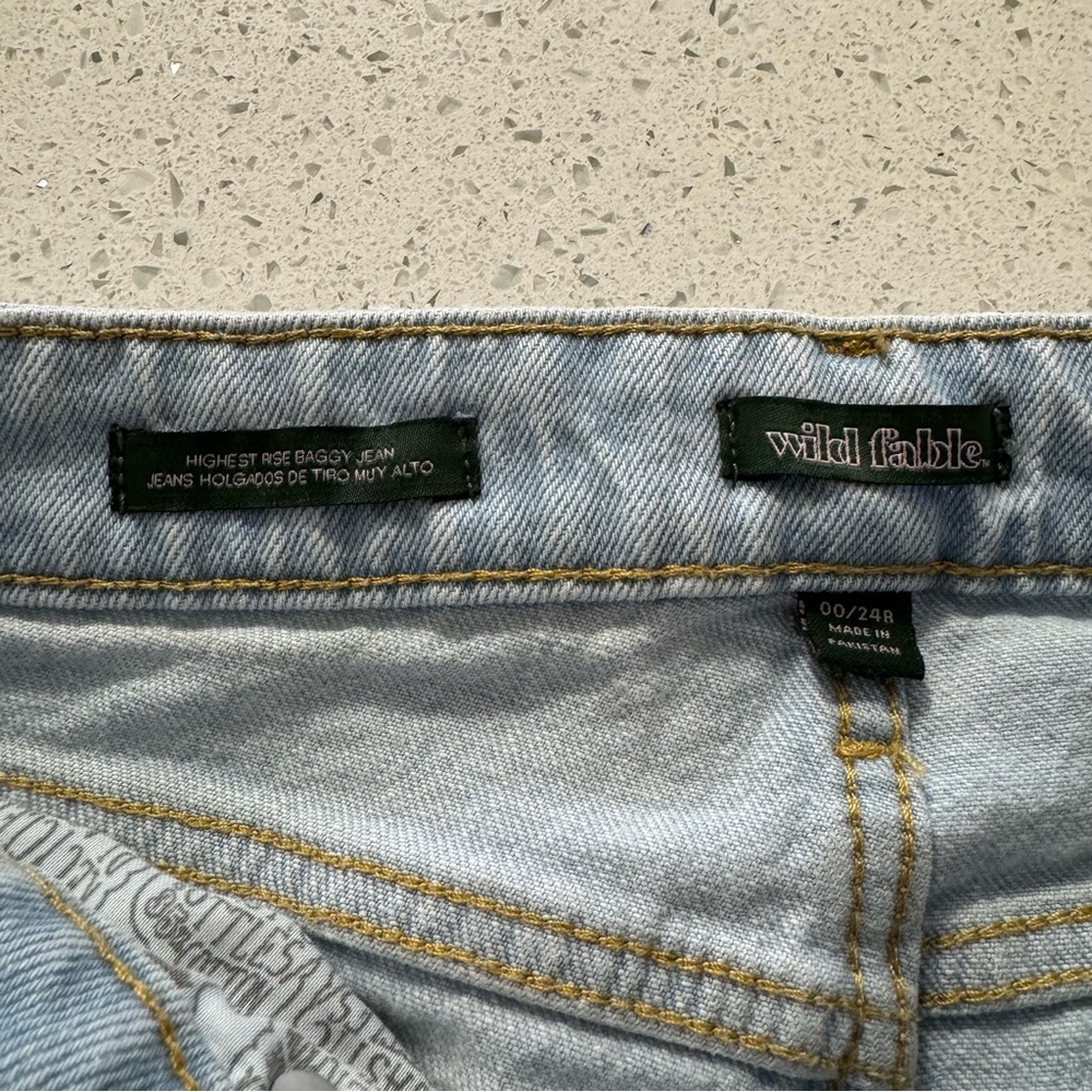 Women’s Ripped Jeans - Picture 7 of 7